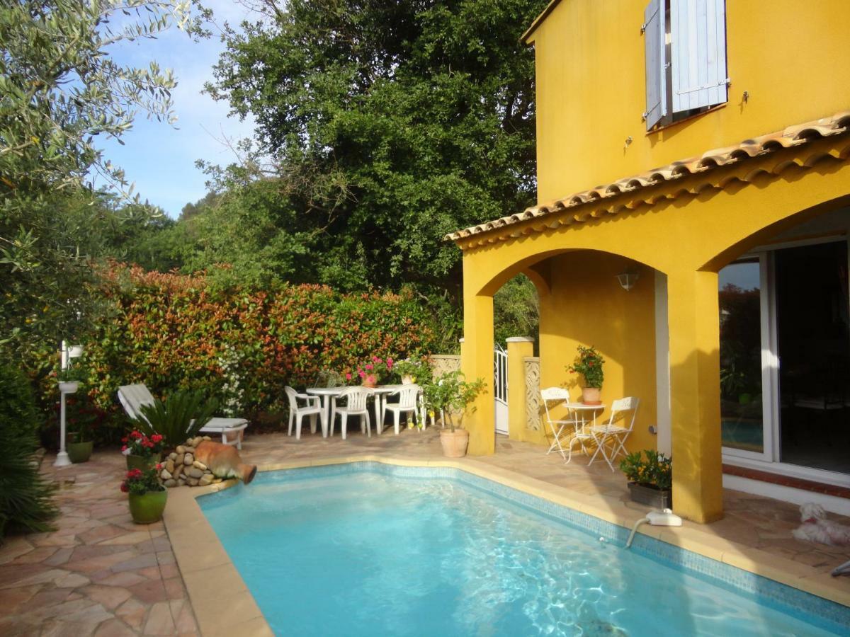 Deux Chambres Chez L'Habitant Dans Villa De Charme Avec Piscine Et Proche Mer Cuers Exteriör bild